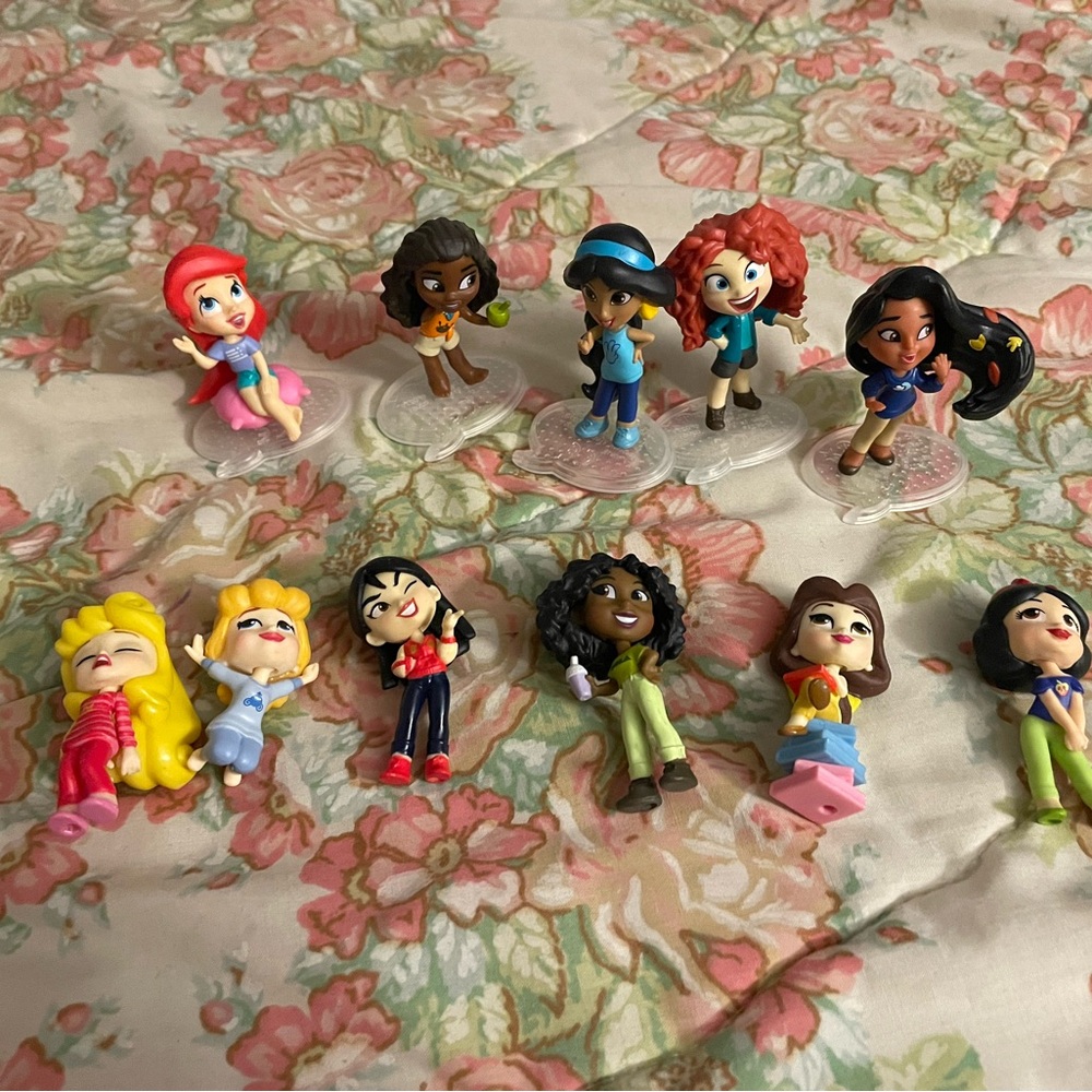 Disney Princess Comics Minis Comfy Squad Sets of 11 Figures
